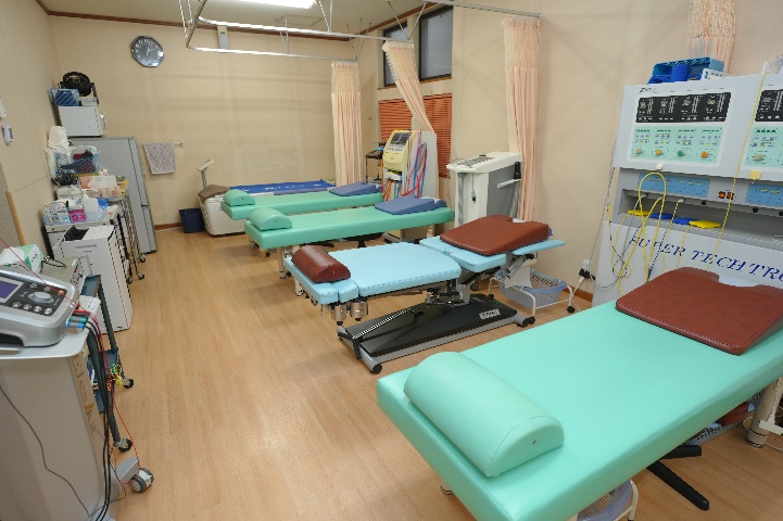 院内（外観・受付・待合・施術室）